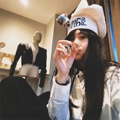 薇若妮卡想不开